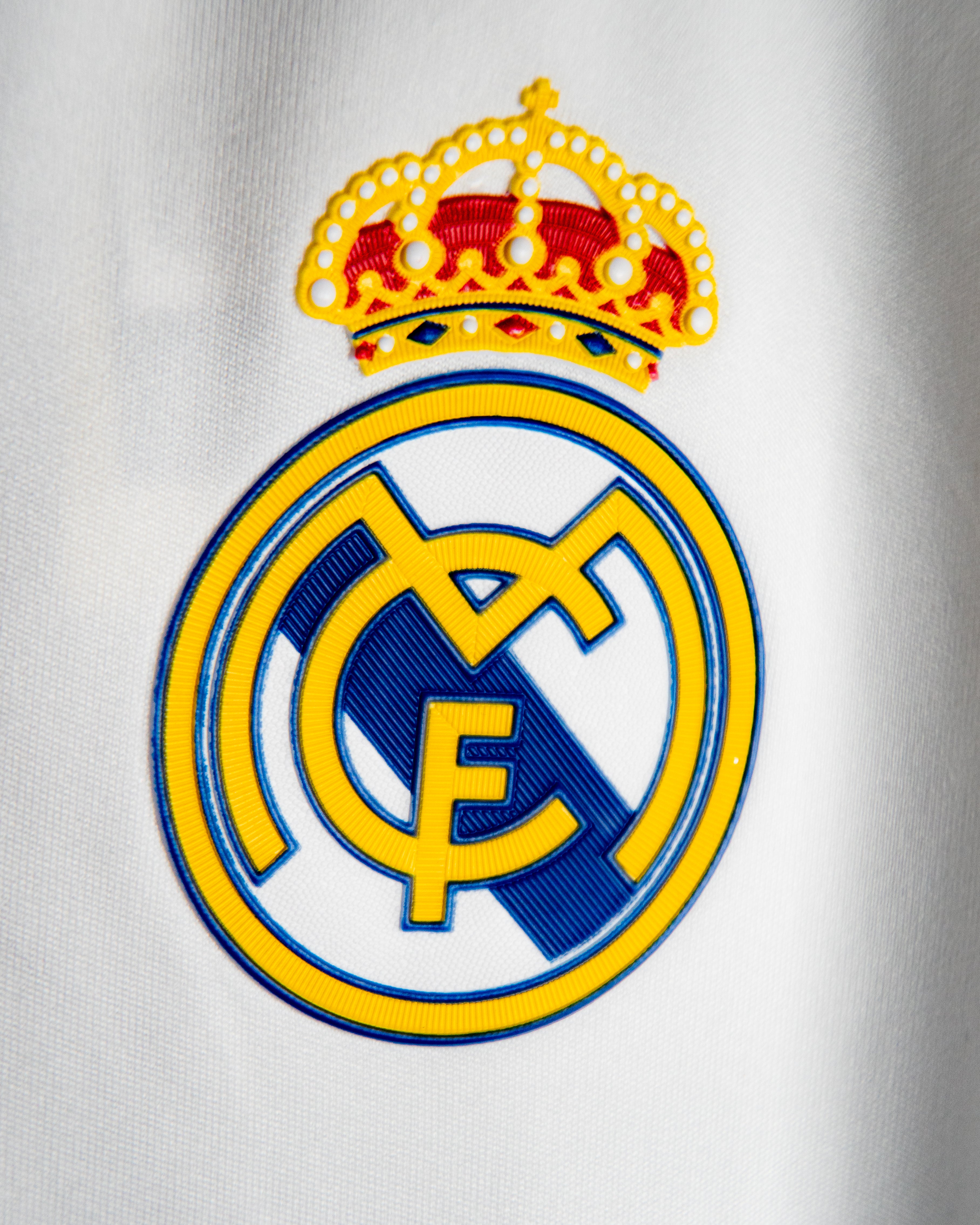 Adidas Jersey Local Real Madrid 2011/12 ( Ronaldo. 7 y KAKÁ. 8)